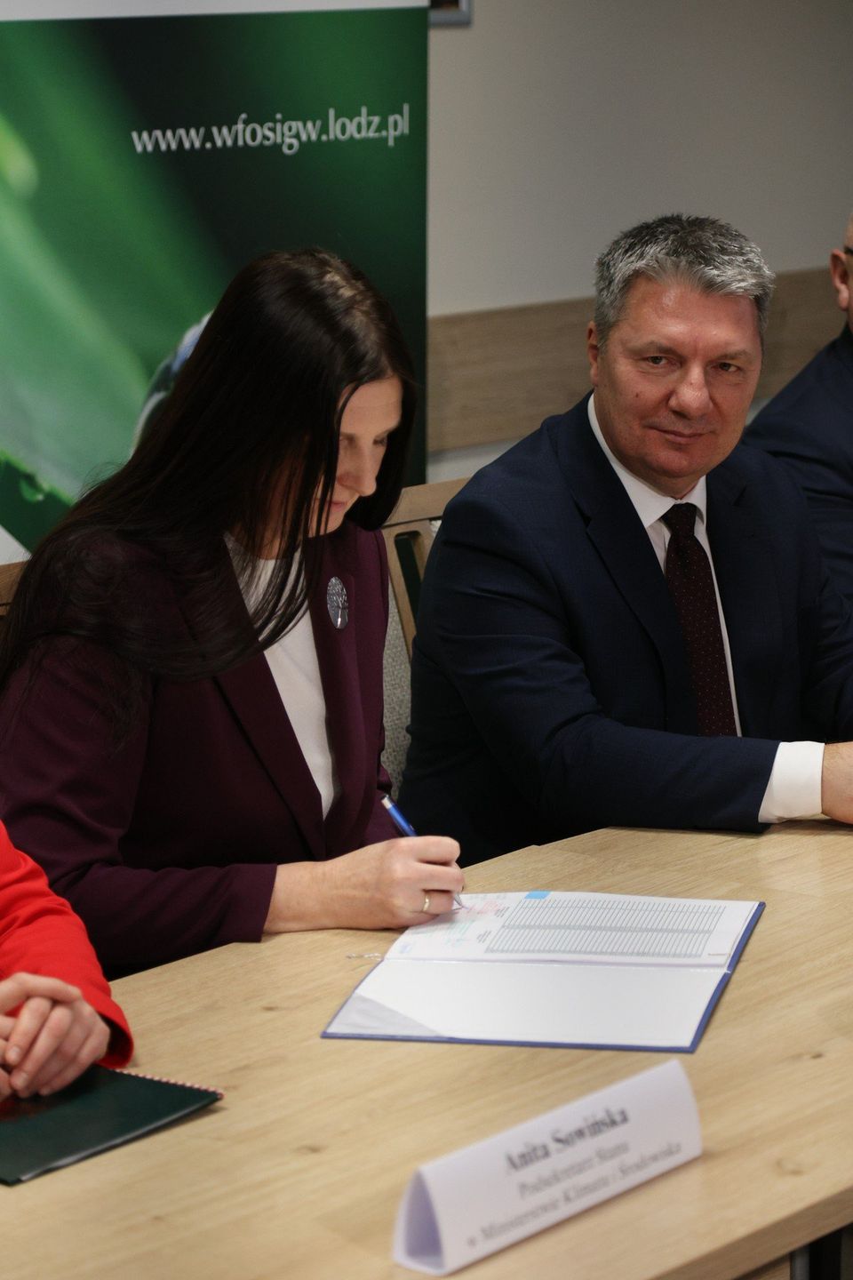 Konferencja prasowa zwieńczona została podpisaniem umowy