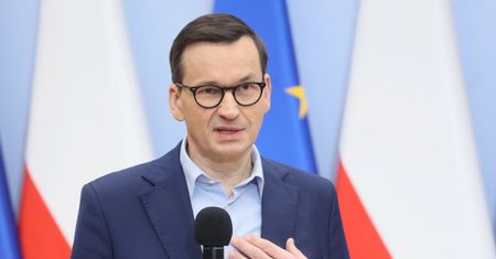 Premier murem za wiatrakami. "Płacimy ogromne pieniądze za gaz i ropę krajom arabskim"