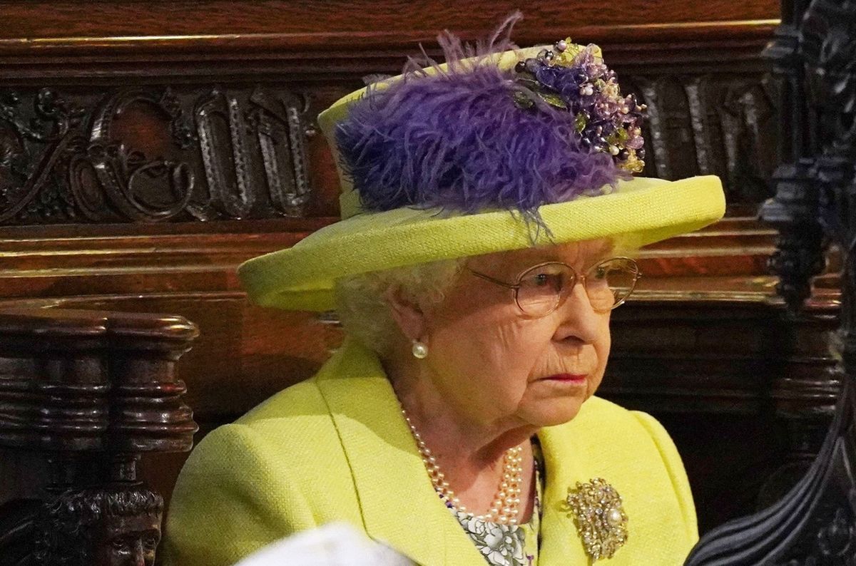 Królowa Elżbieta II ewakuowana z Pałacu Buckingham. Uciekła przed plagą szczurów