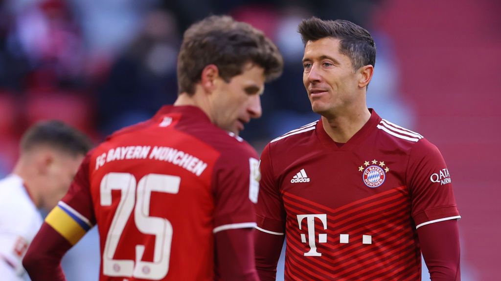 Zdjęcie okładkowe artykułu: Getty Images / Alex Grimm / Na zdjęciu: Thomas Mueller i Robert Lewandowski