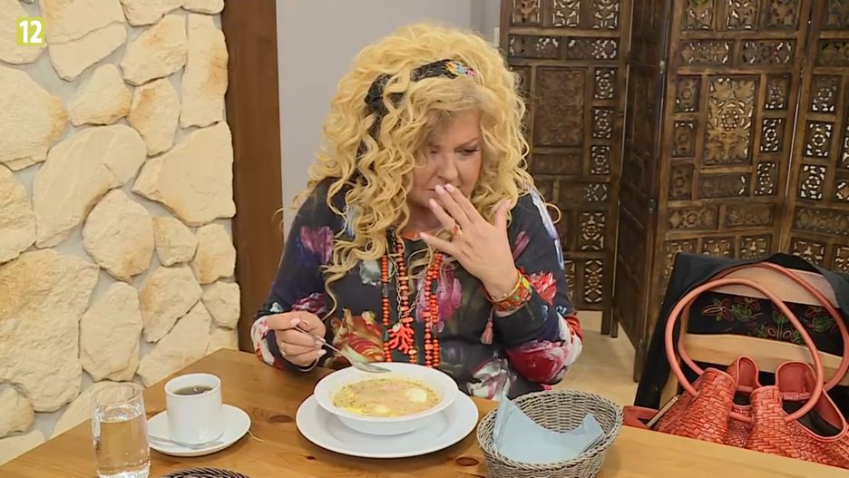 Magda Gessler przy pierwszej degustacji co chwilę sięgała po chusteczkę
