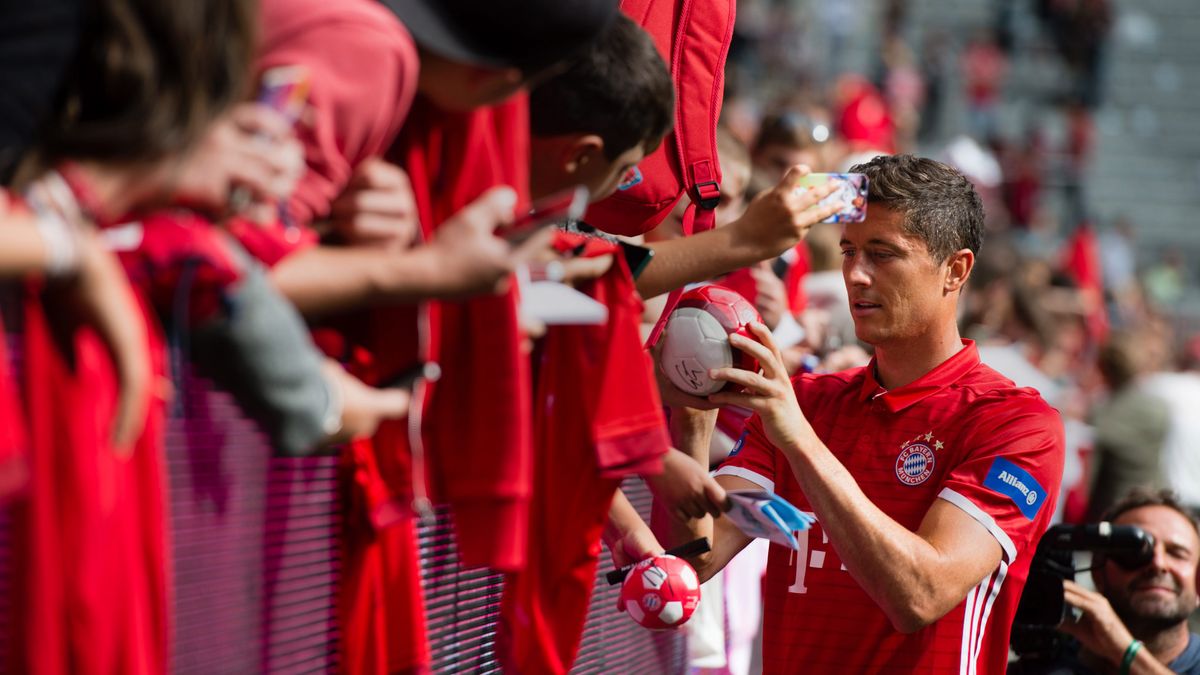 Robert Lewandowski (trening pokazowy Bayernu przed sezonem 2016/17)