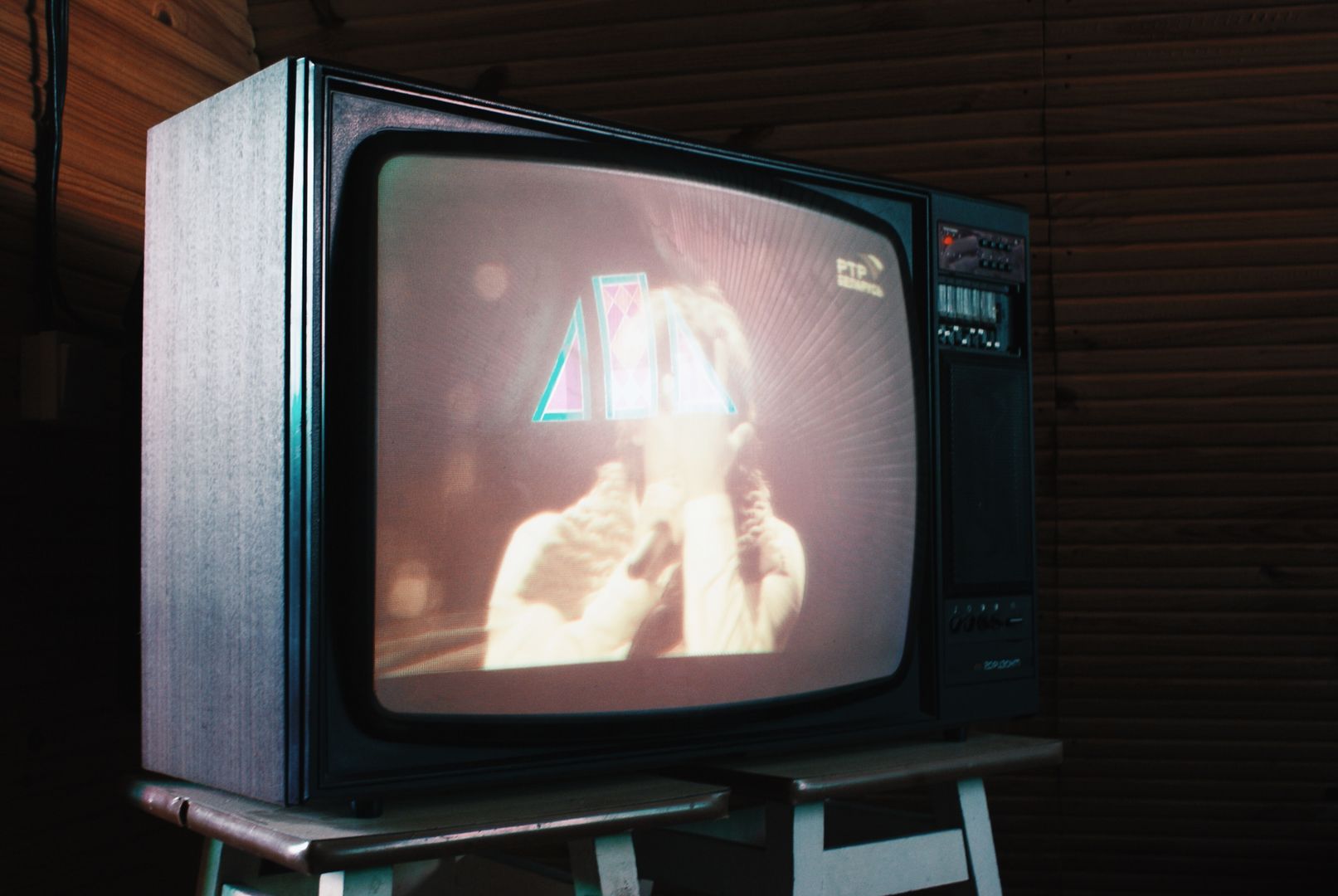 14-latek i telewizja, czyli jak zwykły zakaz zakończył się samobójstwem 1