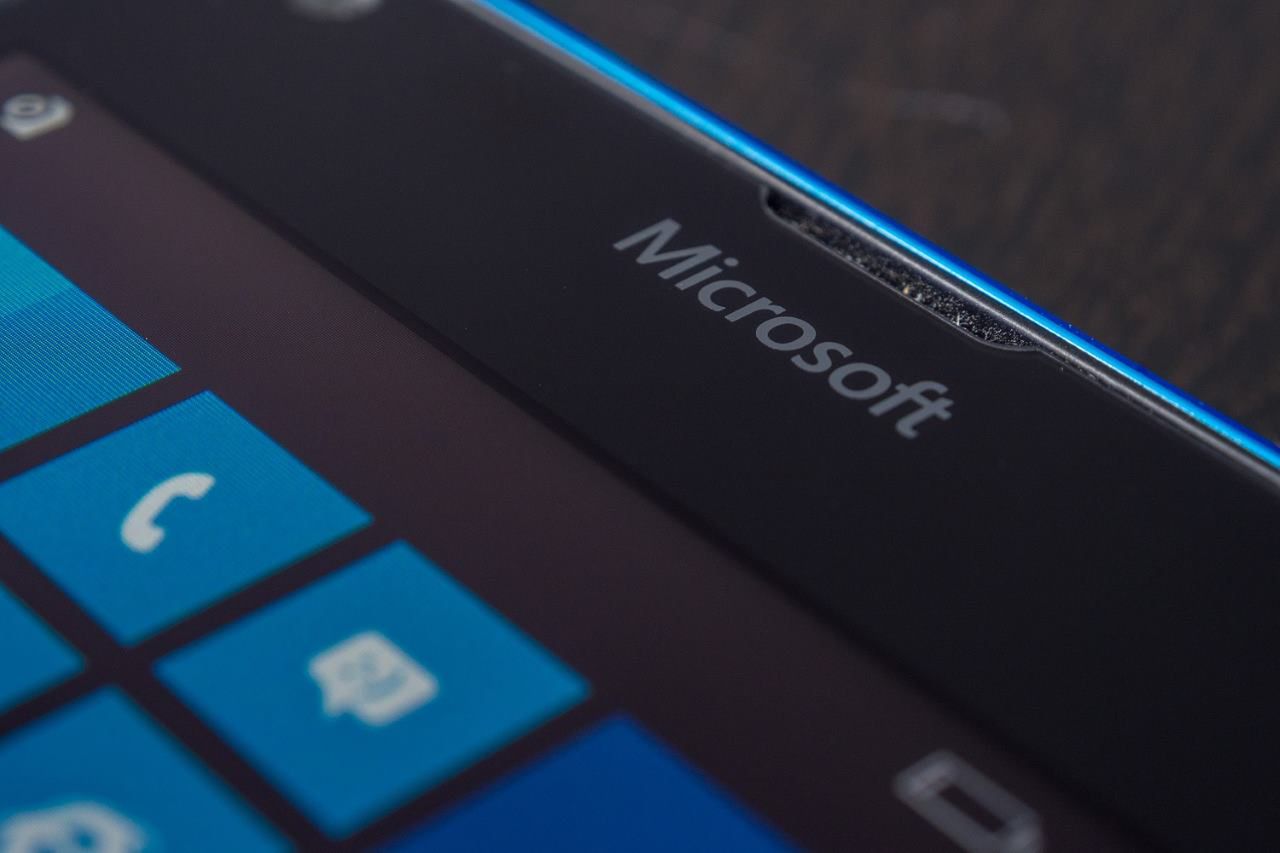 Smartfony z Windowsem wracają? Pojawiła się tajemnicza Lumia 651