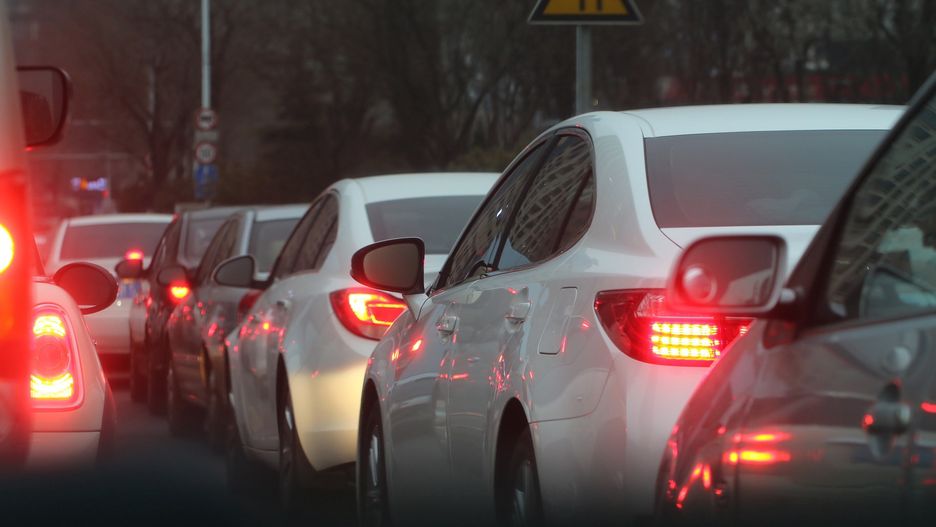 Śląsk. Gigantyczny korek na A4 po zderzeniu dwóch pojazdów.