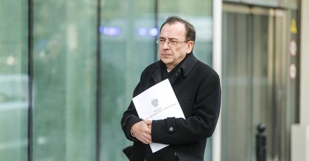 Głodówka w polskim więzieniu? Ekspert: "Pielęgniarka nie karmi łyżeczką"