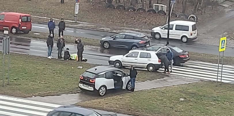Potrącenie kobiety na przejściu dla pieszych na al. Witosa