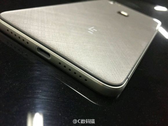 Nadchodzi nowy flagowiec firmy LeEco - Le 2 4