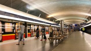 Warszawa: Mniej autobusów i tramwajów, rzadziej pojedzie metro. Poznaliśmy wakacyjny rozkład.