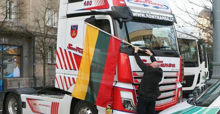Żądają uwolnienia litewskich ciężarówek. Straty liczone są w milionach euro