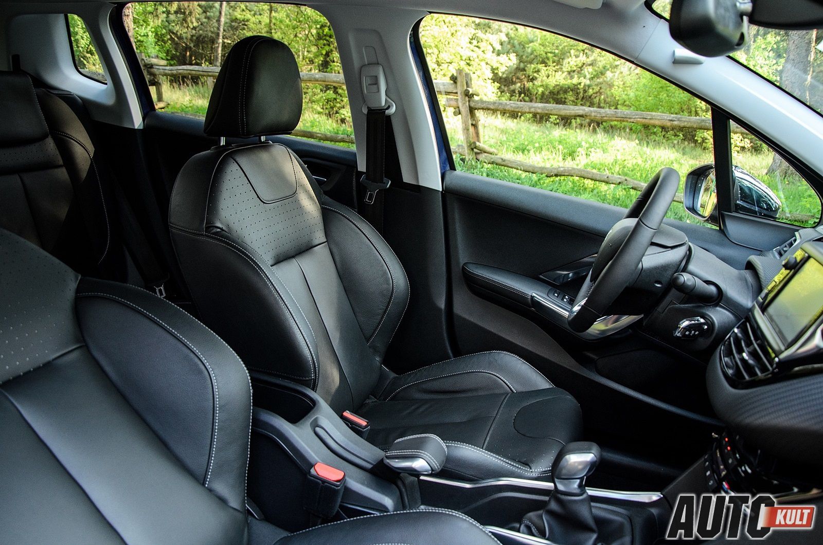 Peugeot 2008 1,6 VTi Allure - test [galeria] 13