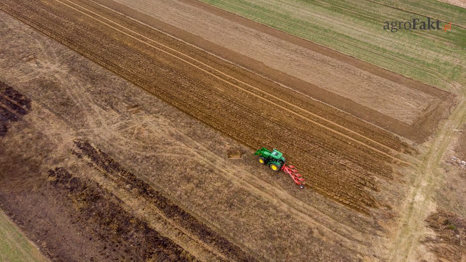 orka pod zboża jare / 2019

John Deere 6105R &amp; Maschio Gaspardo