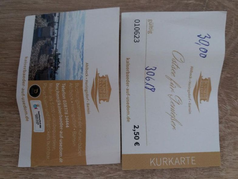 Chwila spaceru po niemieckej plaży kosztuje 2,5 euro. Chyba że płacimy w polskiej walucie, wtedy za dwa takie bilety trzeba zapłacić 30 zł.