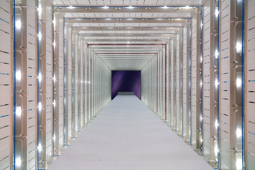 Peter Stewart pokazuje, że wieżowce najlepiej fotografować z dołu 8