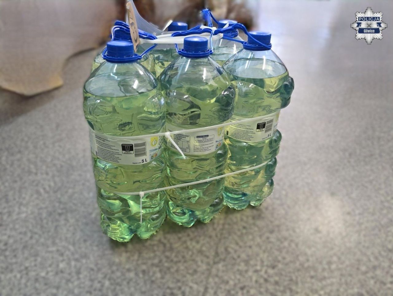 Gliwice: Włamał się do sklepu wielkopowierzchniowego i próbował go spalić. Miał pojemniki z benzyną