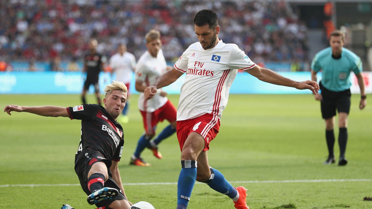 Getty Images / Lars Baron / Na zdjęciu: Emir Spahić (z prawej)