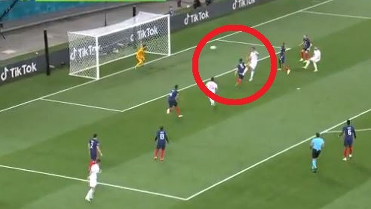 Seferović strzela na 1:0 w meczu z Francją
