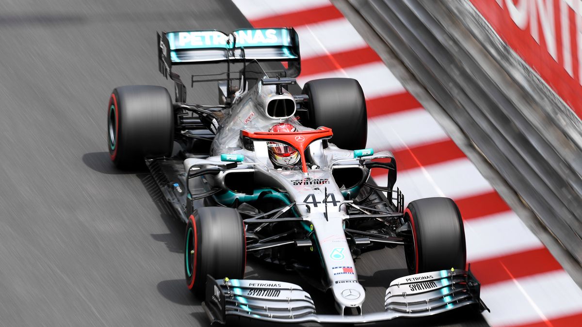 Lewis Hamilton na torze w Monako
