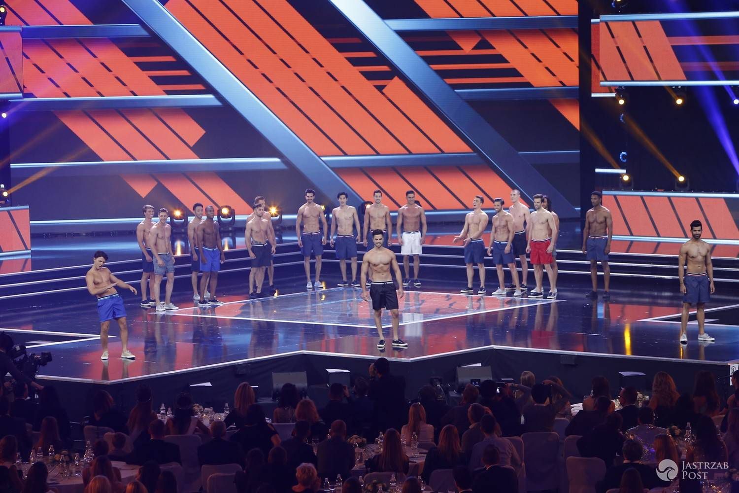 kandydaci bez koszulek - Gala Mister Supranational 2016