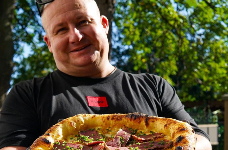 Pizzeria Mania Smaku dostaje masę hejtu za rozdanie darmowych pizz wyborcom