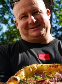 Darmowa pizza dla wyborców. Na lokal spadła fala hejtu