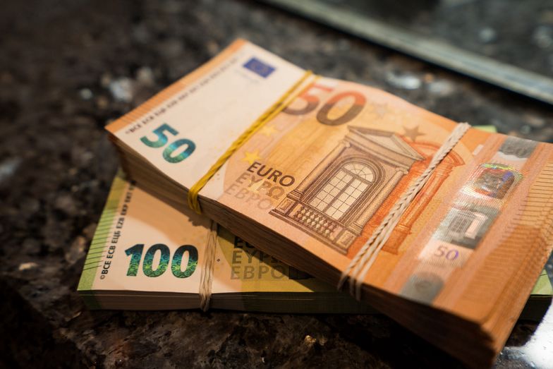 Kursy walut NBP 08.08.2020 Sobotni kurs euro, funta, dolara i franka szwajcarskiego 