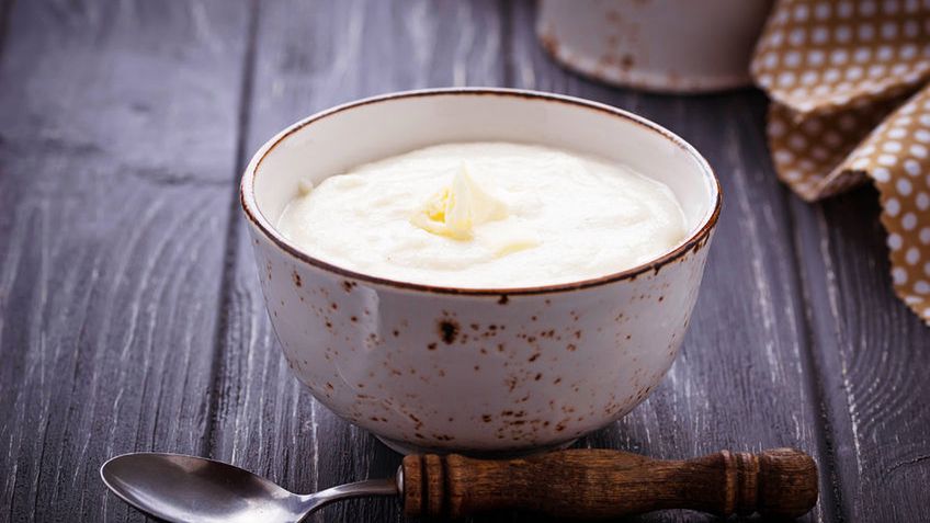 Kasza manna przygotowana z wodą w mikrofalówce (czas gotowania: 1 minuta)