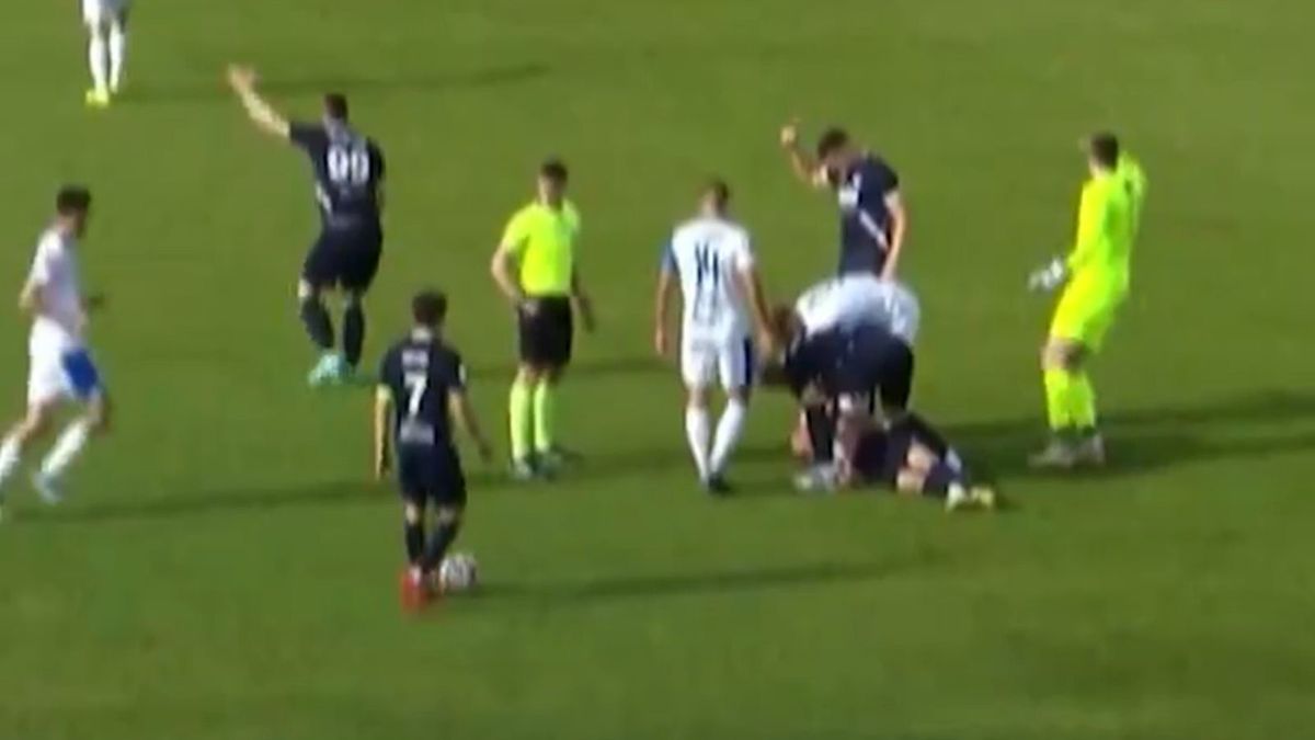 Twitter / TVP Sport / Na zdjęciu: Pawłas po zderzeniu z rywalem