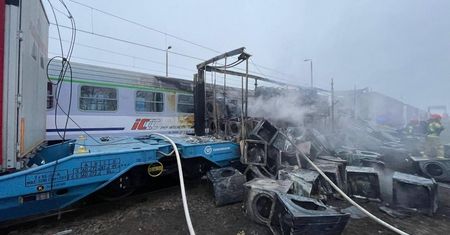 Zapalił się pociąg PKP, obok jechali kibice. Ujawniono, co mogło się stać