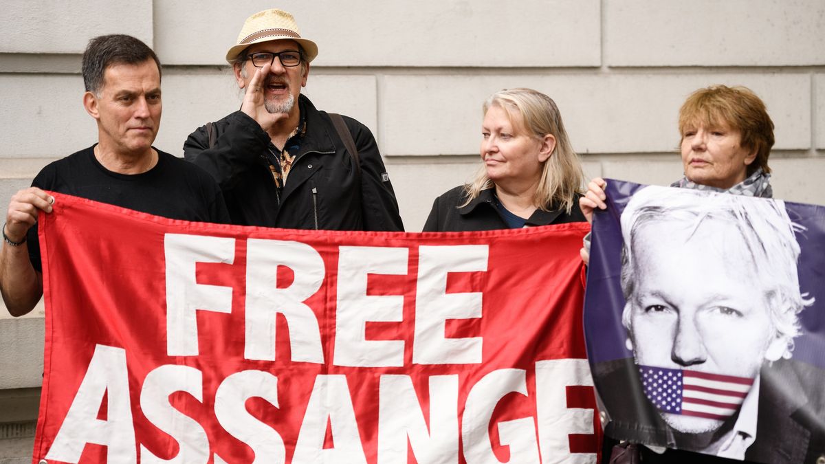 14 czerwca, protest przeciwko ekstradycji Assange'a (Leon Neal/Getty Images)