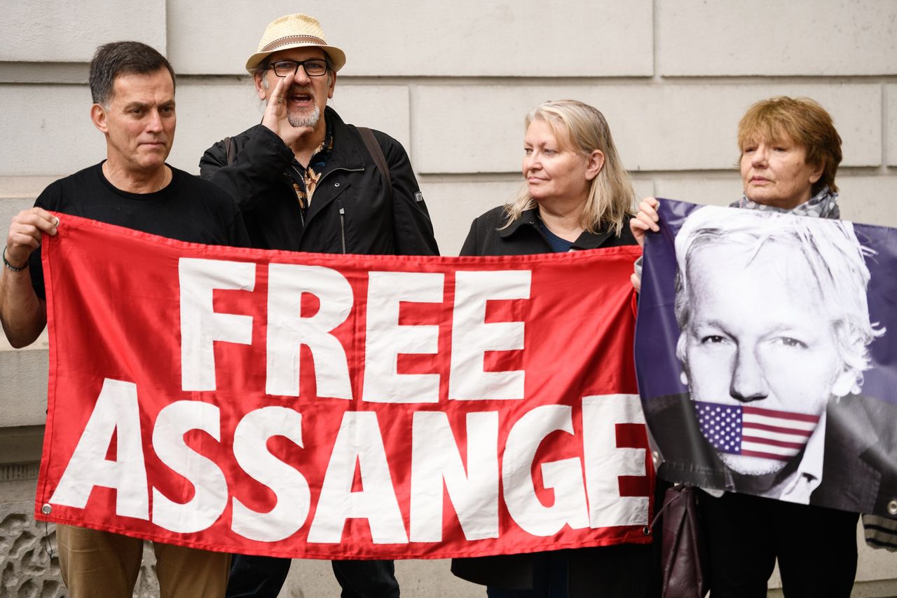 14 czerwca, protest przeciwko ekstradycji Assange'a (Leon Neal/Getty Images)