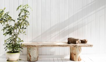 Jak odnowić starą boazerię na ścianie? Ogromna zmiana w jeden wieczór