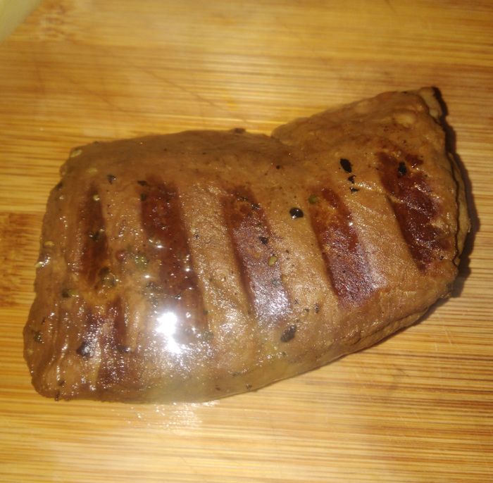 (wp.pl) W porcji strusiego mięsa znajduje się do 65 mg cholesterolu na 100 g