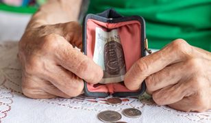 Tyle komornik może zabrać z emerytury. Obowiązują dwa limity