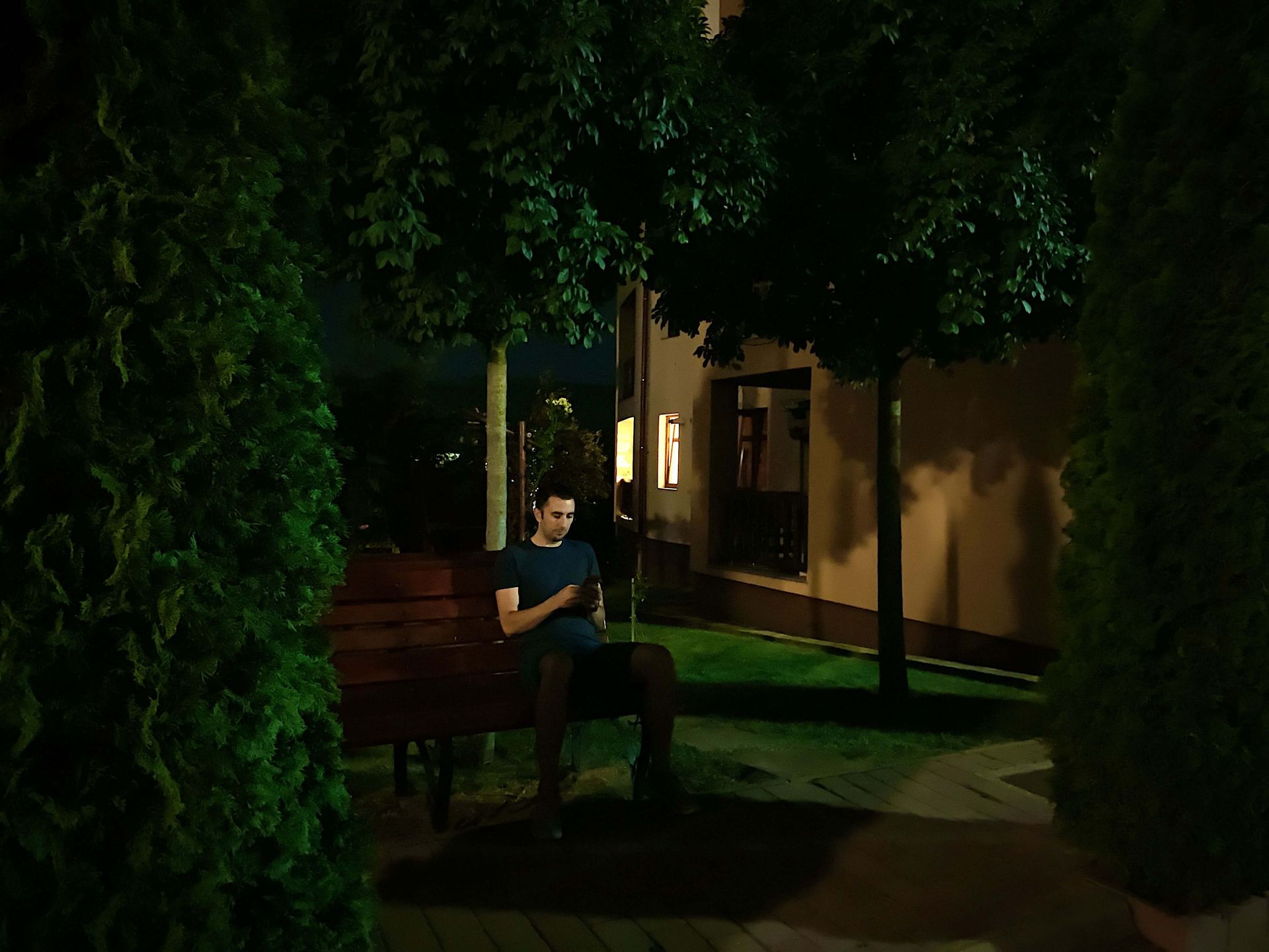 NeuralCam Night Photo czyni cuda zamieniając noc w dzień na twoim iPhonie 3