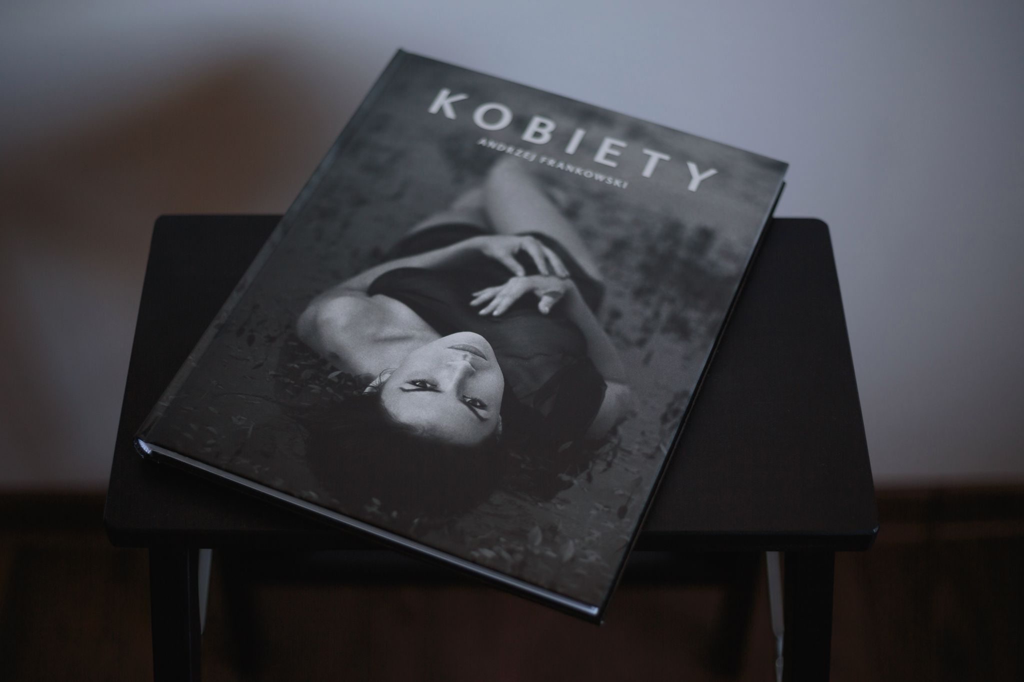 Jakie są „Kobiety” w albumie Andrzeja „Fetisha” Frankowskiego? 2