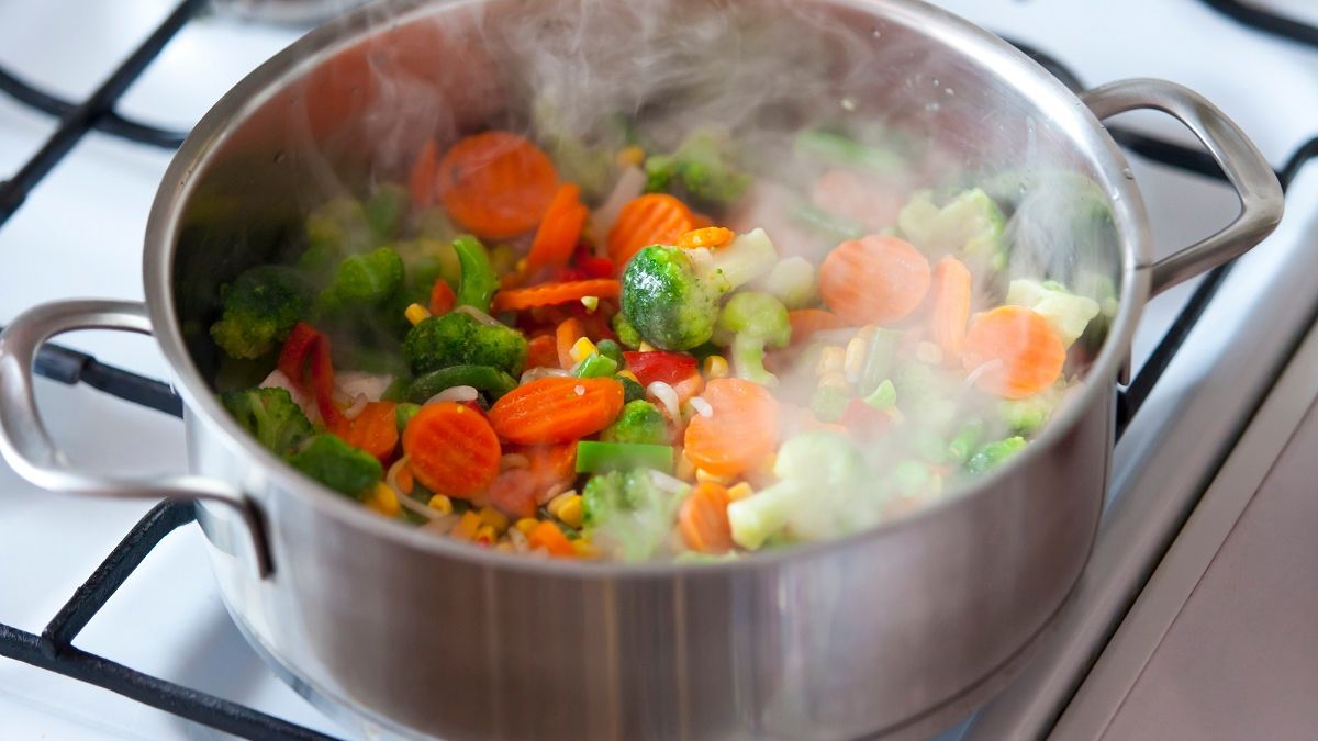 W jaki sposób przyrządzać warzywa, aby zatrzymać w nich jak najwięcej wartości?