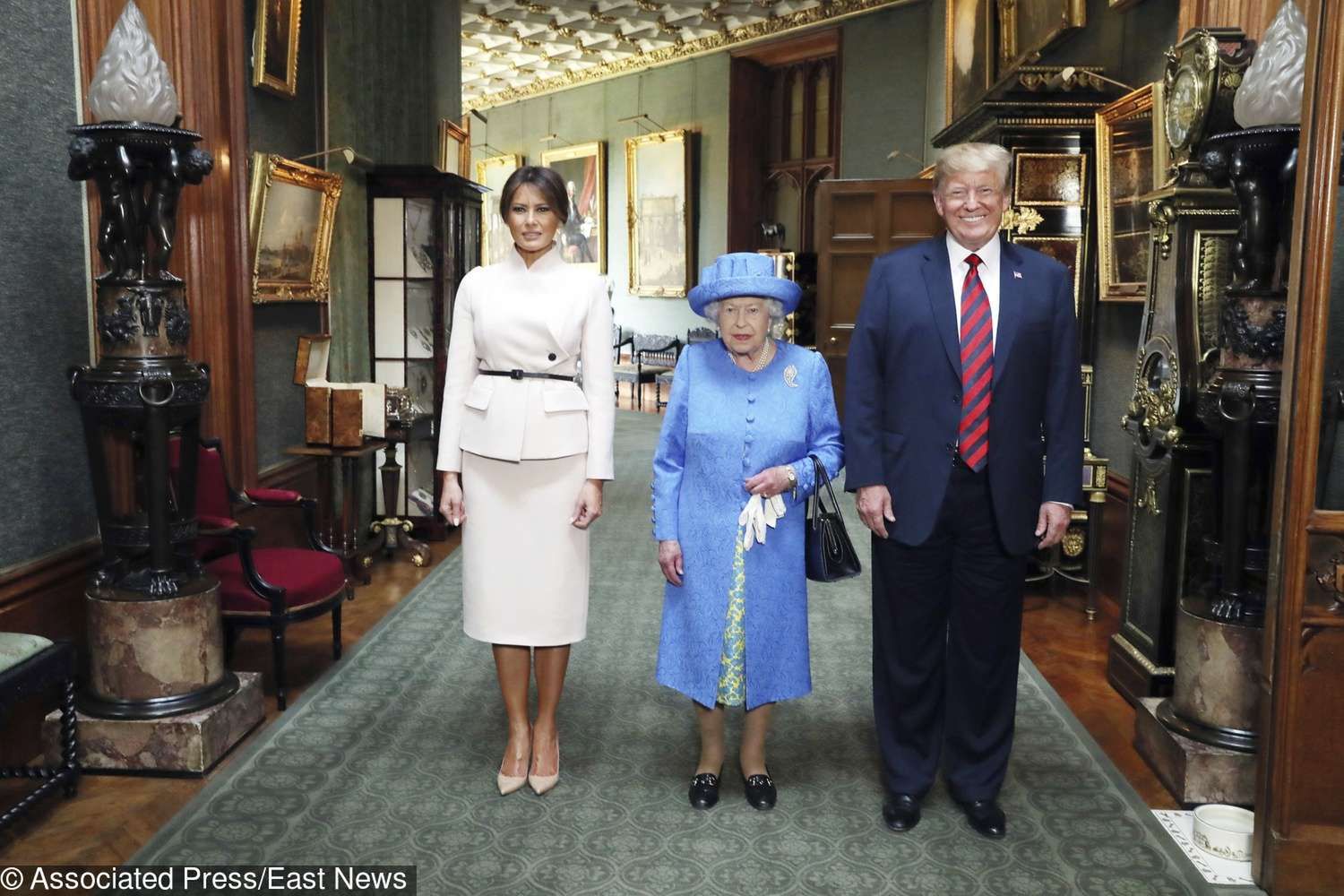 Melania Trump i Donald Trump na spotkaniu z królową Elżbietą II