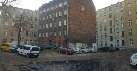 Wrocław. Filmowcy żegnają się z podwórkiem przy ul. Łukasińskiego. W przyszłym roku rusza remont