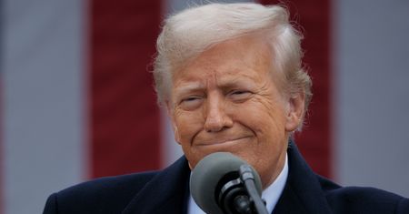 Chiny grożą odwetem za nowe cła USA.