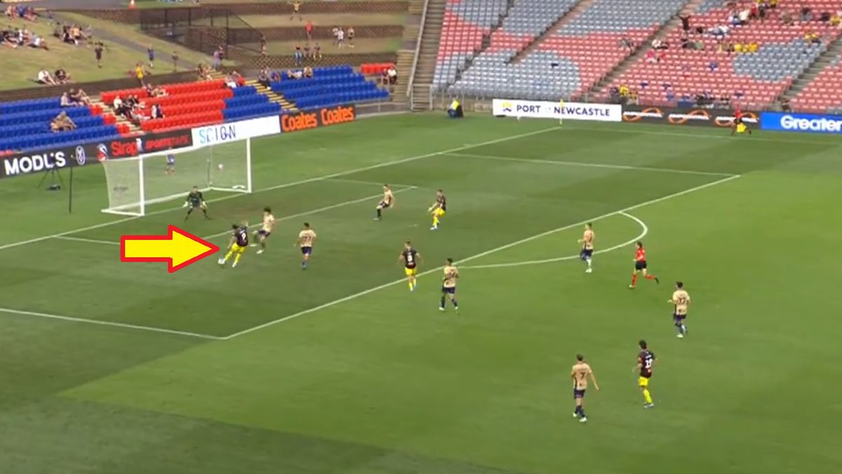 Twitter / Screen / Isuzu UTE A-League / Na zdjęciu: Oskar Zawada zdobył bramkę w pierwszym meczu po powrocie do gry