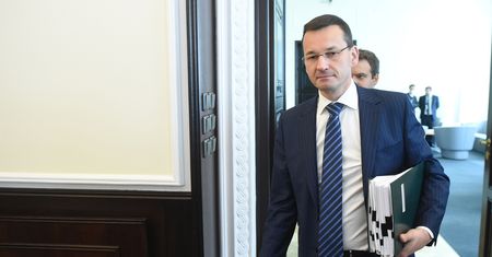 Obniżenie wieku emerytalnego. Morawiecki zabrał głos w sprawie decyzji rządu