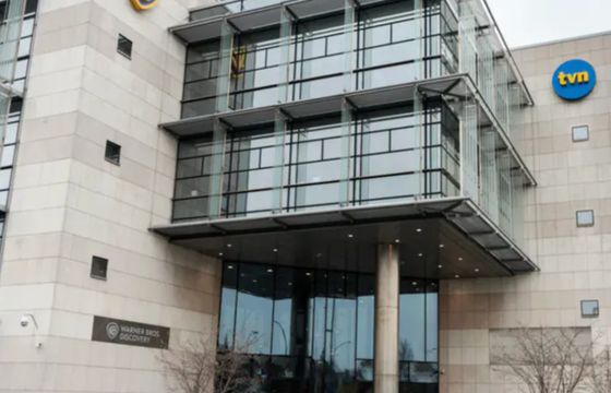 Kulisy podwyżek, premii i benefitów w TVN. "Tajny program i farsa"