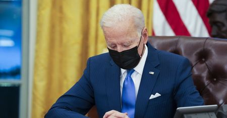 "Zniszczę cię". Pracownik Bidena zawieszony