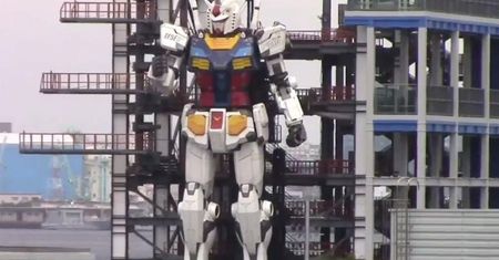 Gigantyczny robot. Ma blisko 20 metrów, waży aż 24 tony! [WIDEO]