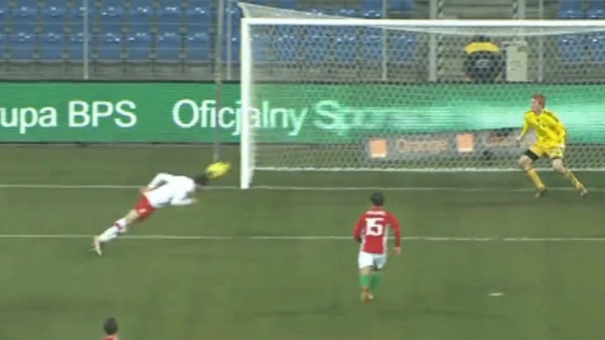 Zdjęcie okładkowe artykułu: Twitter / TVP Sport / Na zdjęciu: pudło Roberta Lewandowskiego w meczu z Węgrami w 2011 r.