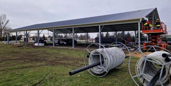 Mielec: Na błoniach powstaje stałe miejskie lodowisko