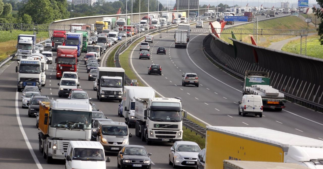 O północy zaczął się remont na AOW. Możliwe duże korki i utrudnienia