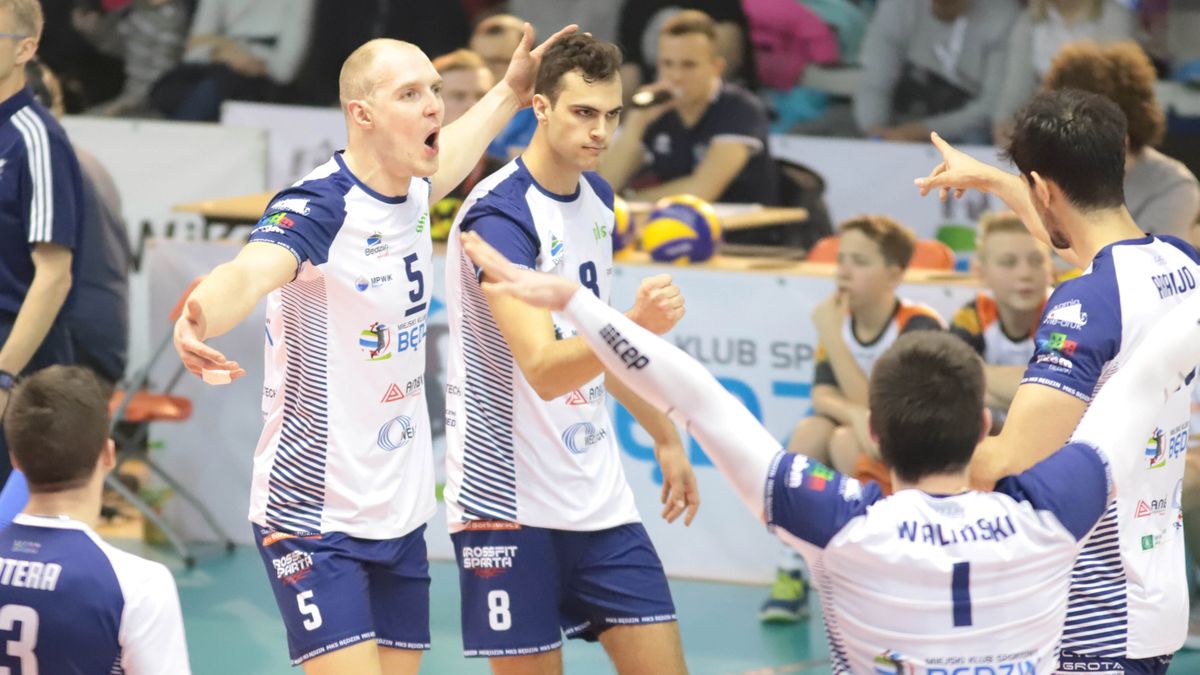 WP SportoweFakty / Tomasz Kudala / Na zdjęciu siatkarze MKS Będzin