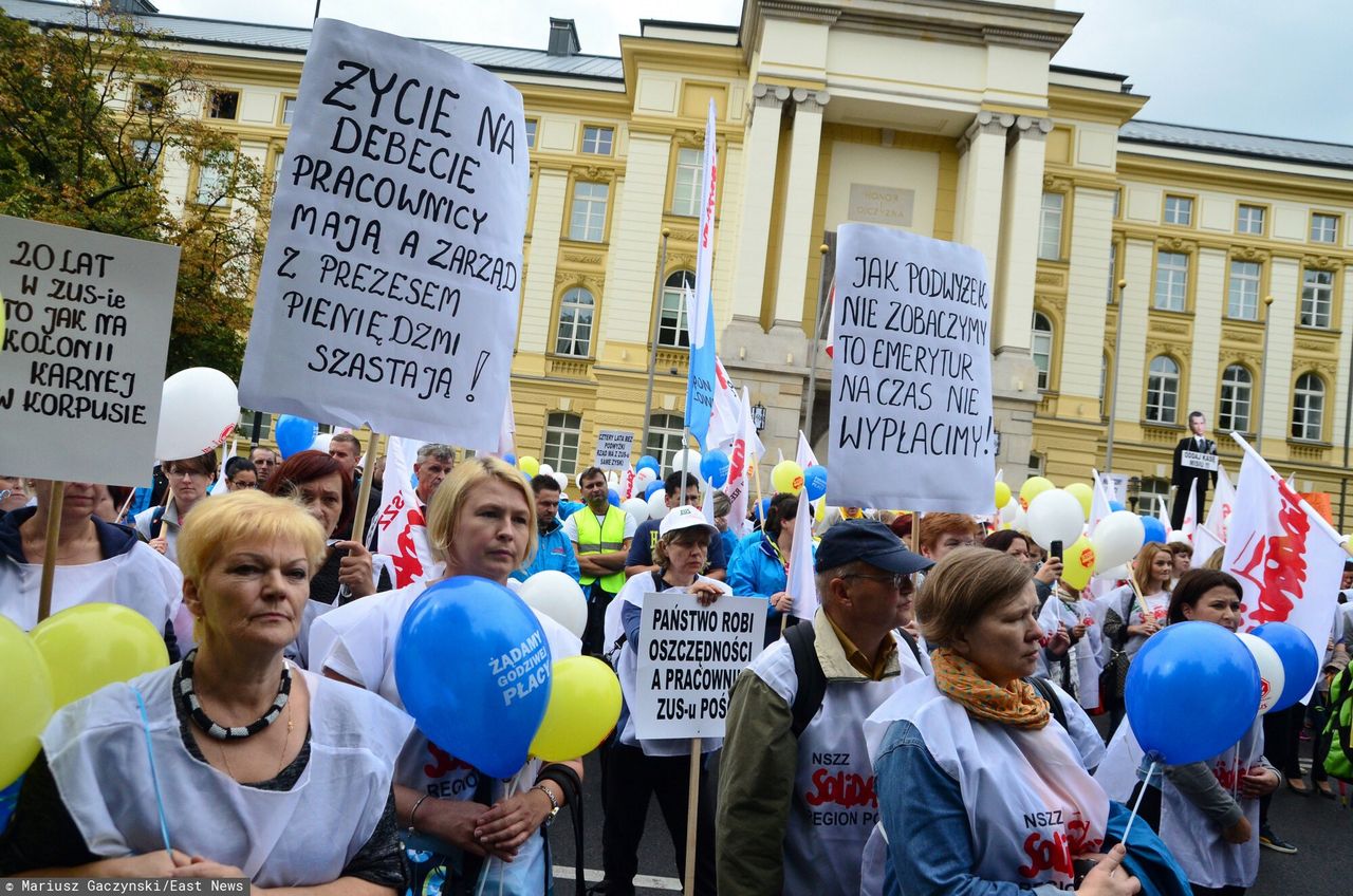 W ZUS-ie mają dość i grożą strajkiem. "Jesteśmy zastraszani, we wrześniu przyjedziemy do Warszawy"